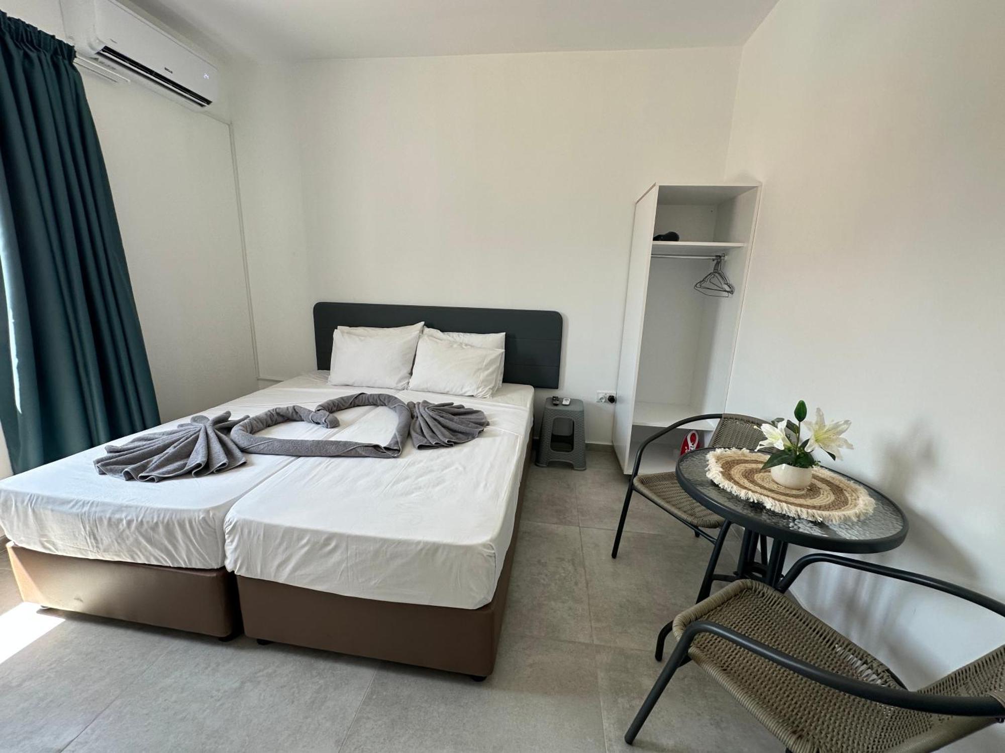 Sun Plaza Suites - Adults Only Ayía Nápa Extérieur photo