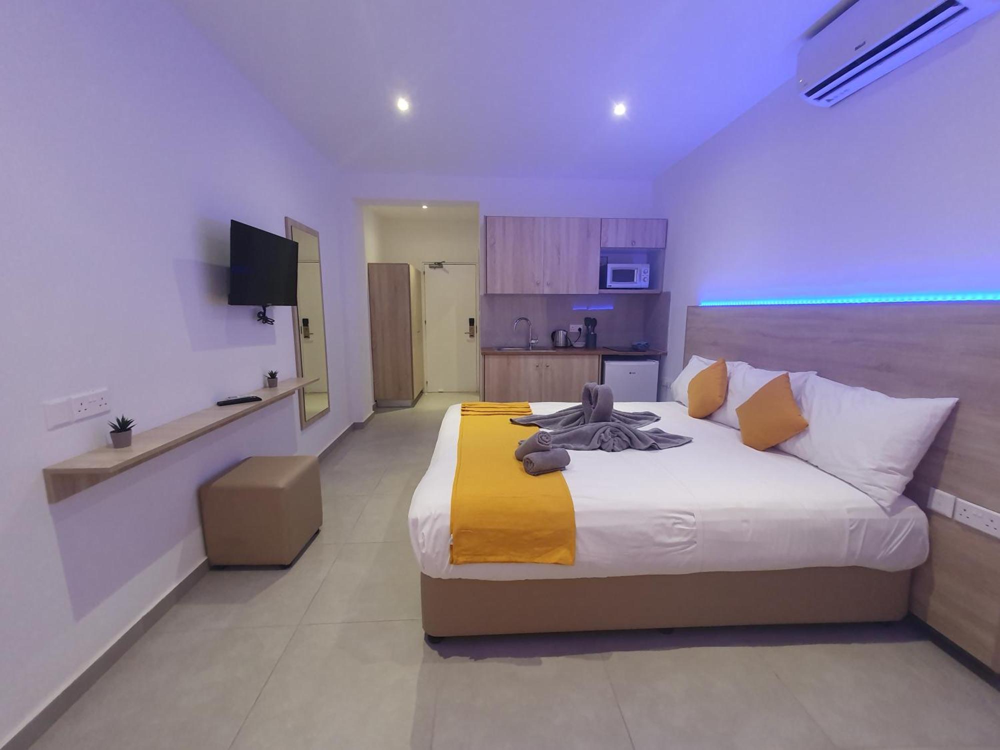 Sun Plaza Suites - Adults Only Ayía Nápa Extérieur photo