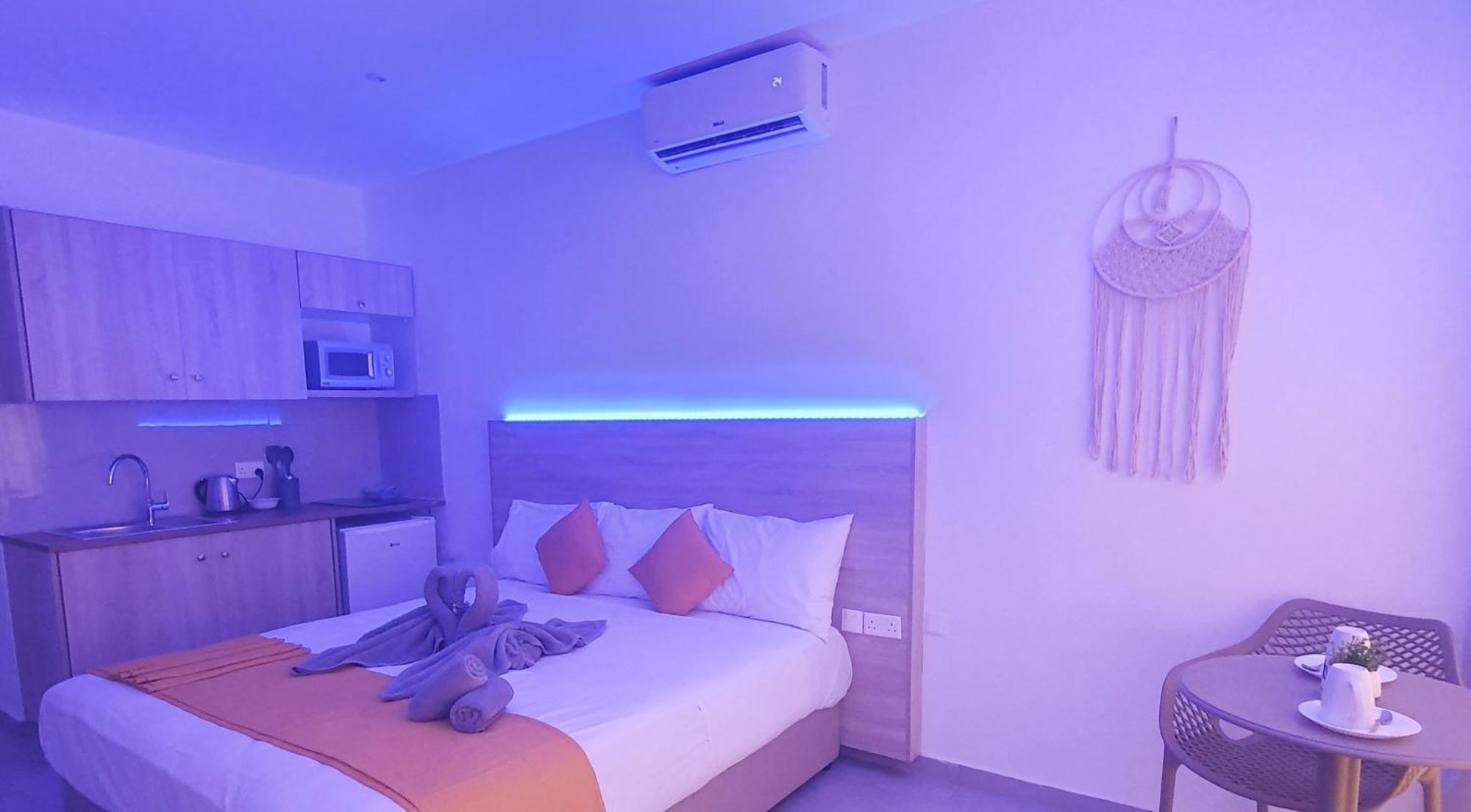 Sun Plaza Suites - Adults Only Ayía Nápa Extérieur photo