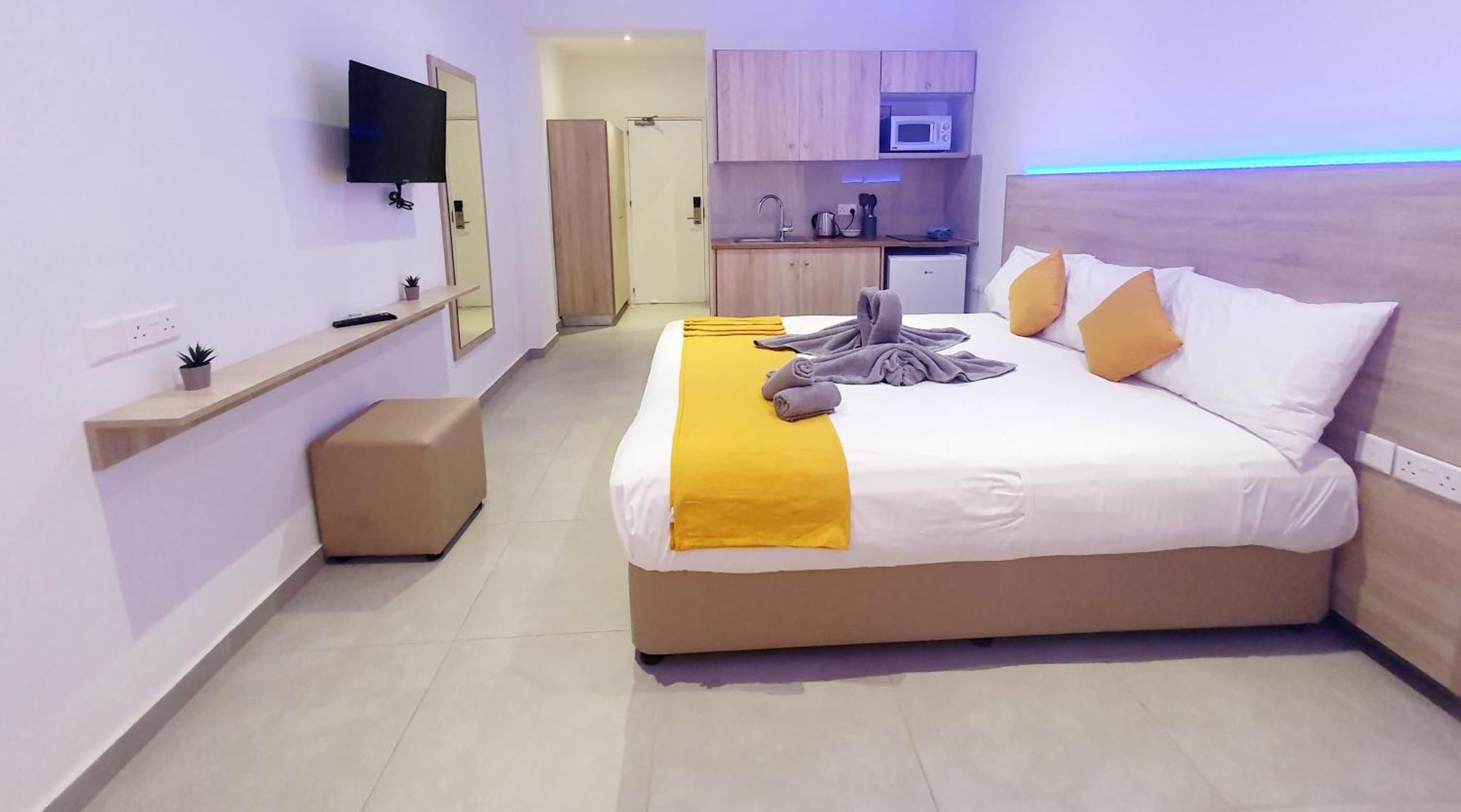 Sun Plaza Suites - Adults Only Ayía Nápa Extérieur photo