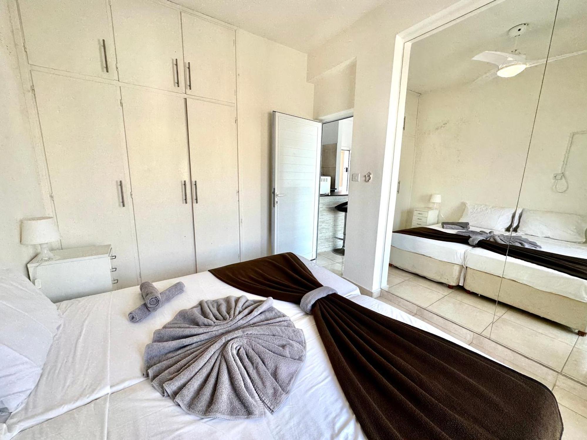 Sun Plaza Suites - Adults Only Ayía Nápa Extérieur photo