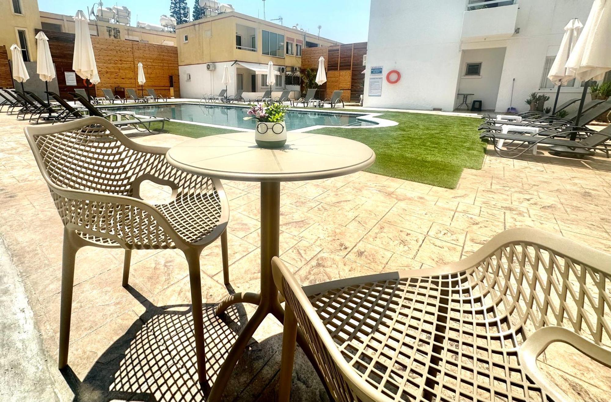 Sun Plaza Suites - Adults Only Ayía Nápa Extérieur photo